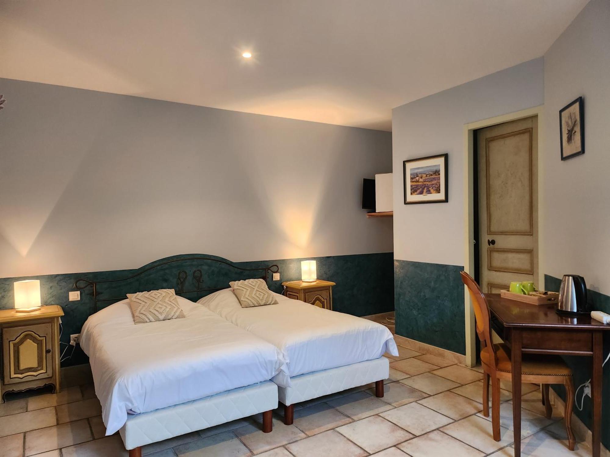Domaine Les Gendalis Bed & Breakfast Saint-Saturnin-lès-Avignon Exterior photo