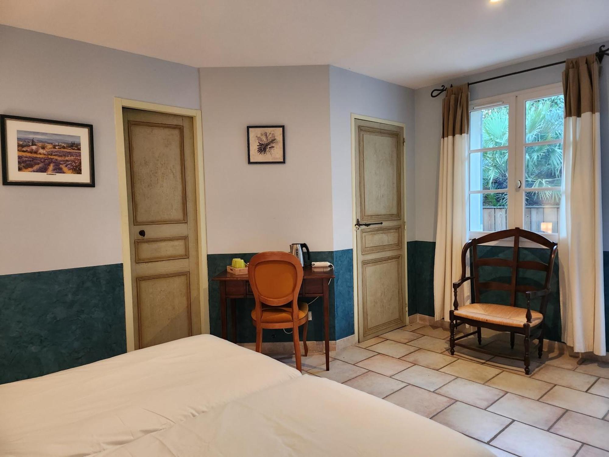 Domaine Les Gendalis Bed & Breakfast Saint-Saturnin-lès-Avignon Exterior photo