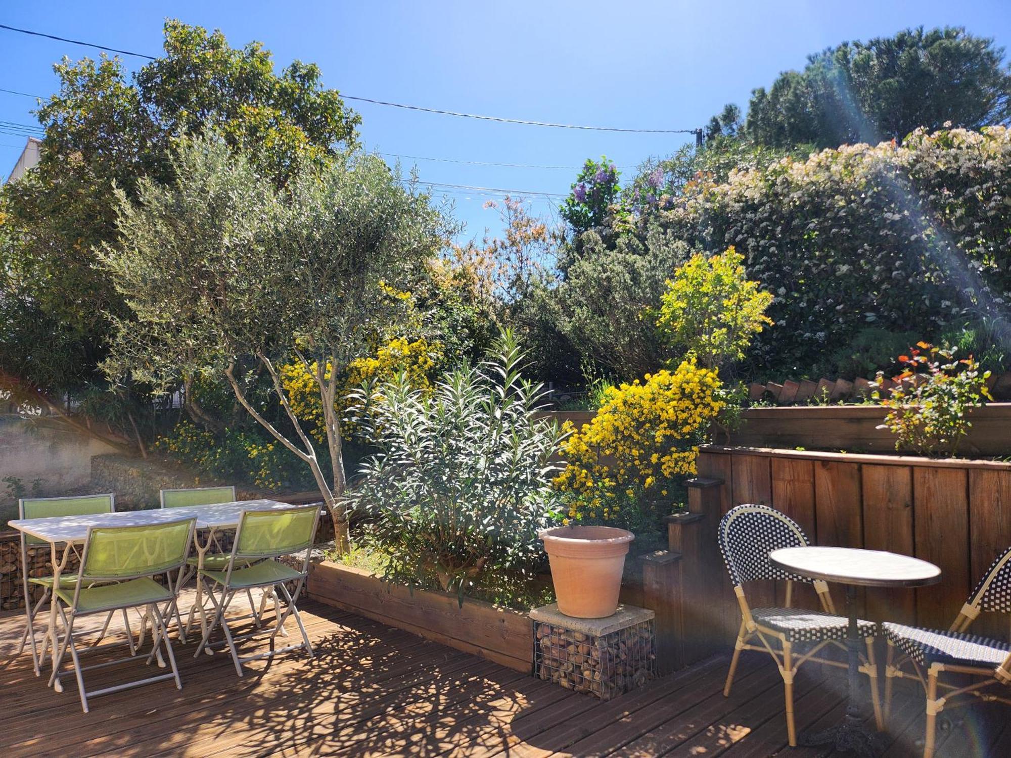 Domaine Les Gendalis Bed & Breakfast Saint-Saturnin-lès-Avignon Exterior photo