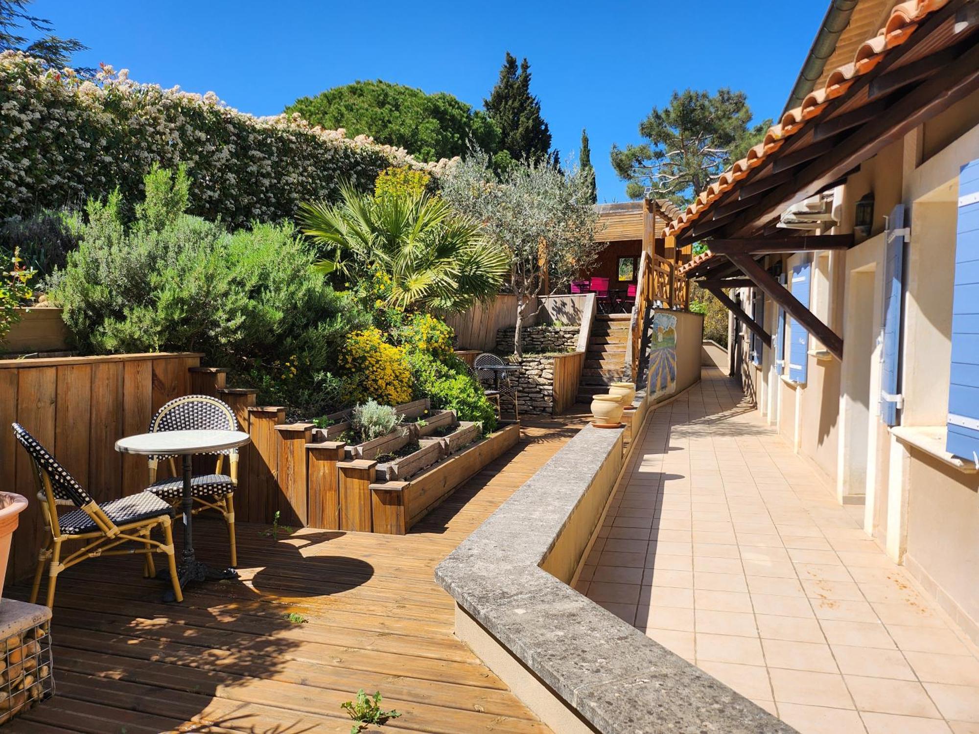 Domaine Les Gendalis Bed & Breakfast Saint-Saturnin-lès-Avignon Exterior photo