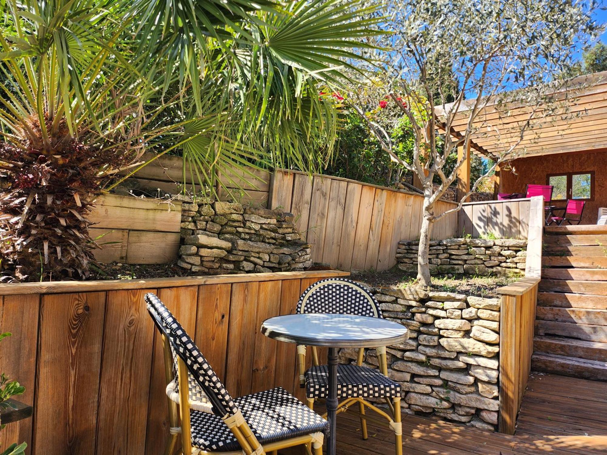 Domaine Les Gendalis Bed & Breakfast Saint-Saturnin-lès-Avignon Exterior photo