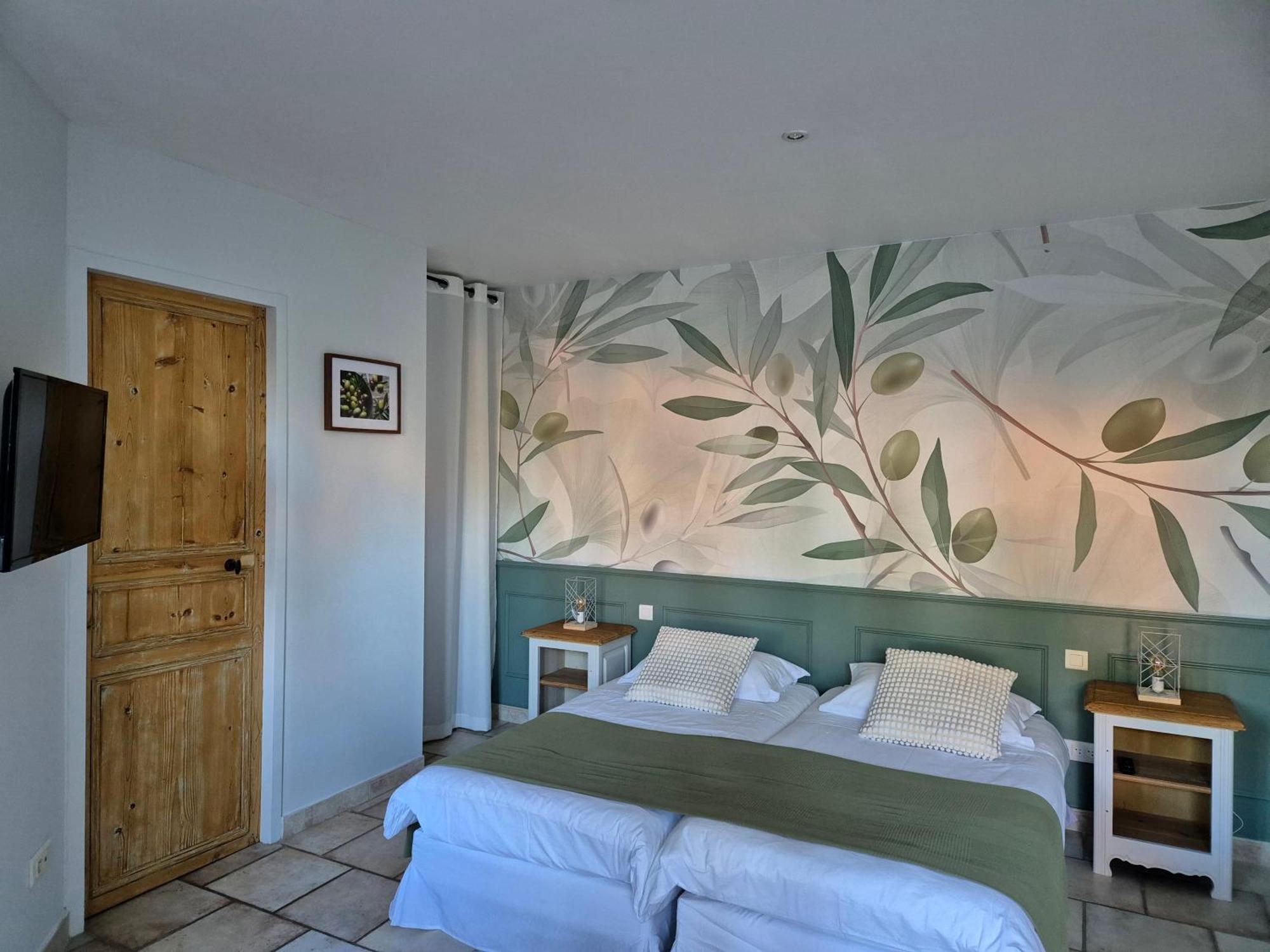 Domaine Les Gendalis Bed & Breakfast Saint-Saturnin-lès-Avignon Exterior photo